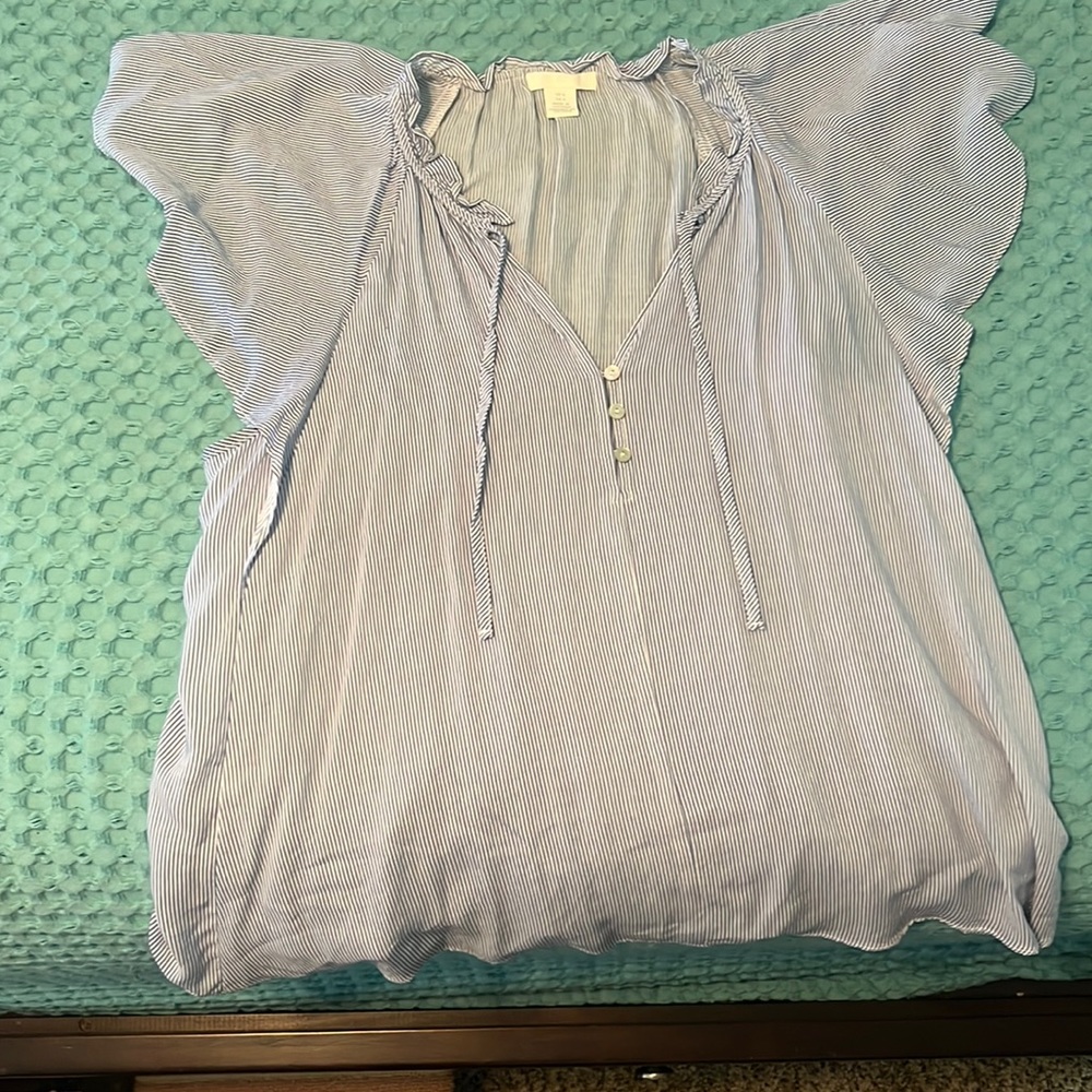 H & M us6 blue/white stripe shirt with flutter sleeves.